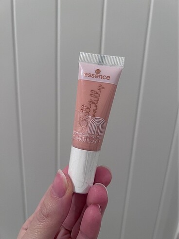 Essence Chilly Vanilly Kapatıcı