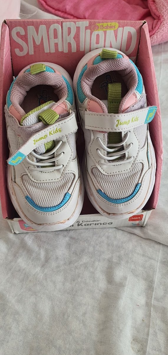 Beyaz Yumuşak Tabanlı Kız Çocuk Spor Ayakkabı - Görsel 4