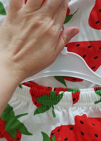 Çilek Desenli Renkli Pijama Takımı - Görsel 3