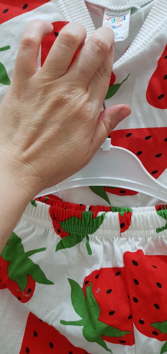 Çilek Desenli Renkli Pijama Takımı - Görsel 3