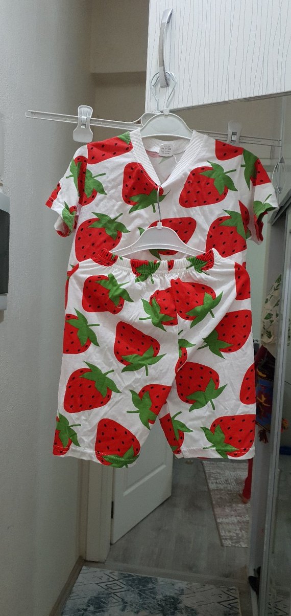 Çilek Desenli Renkli Pijama Takımı - Görsel 2