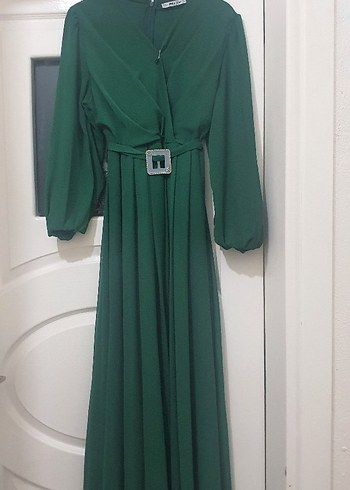 Kemerli Uzun Yeşil V Yaka Kadın Elbise - Görsel 3