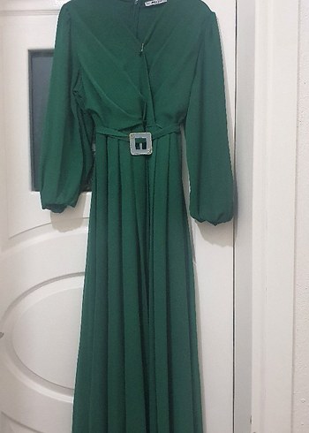 Kemerli Uzun Yeşil V Yaka Kadın Elbise - Görsel 7