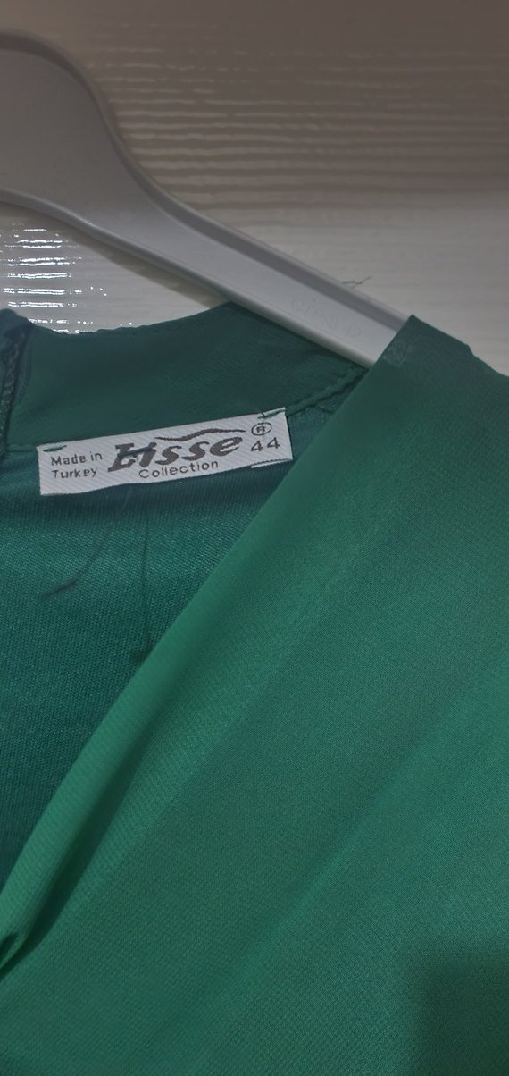 Kemerli Uzun Yeşil V Yaka Kadın Elbise - Görsel 2