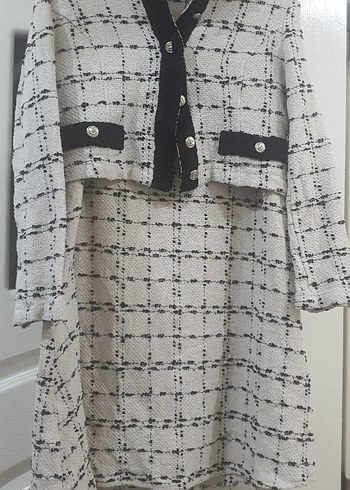 Düğmeli Beyaz Gri Kareli Uzun Kadın Kaban - Görsel 3