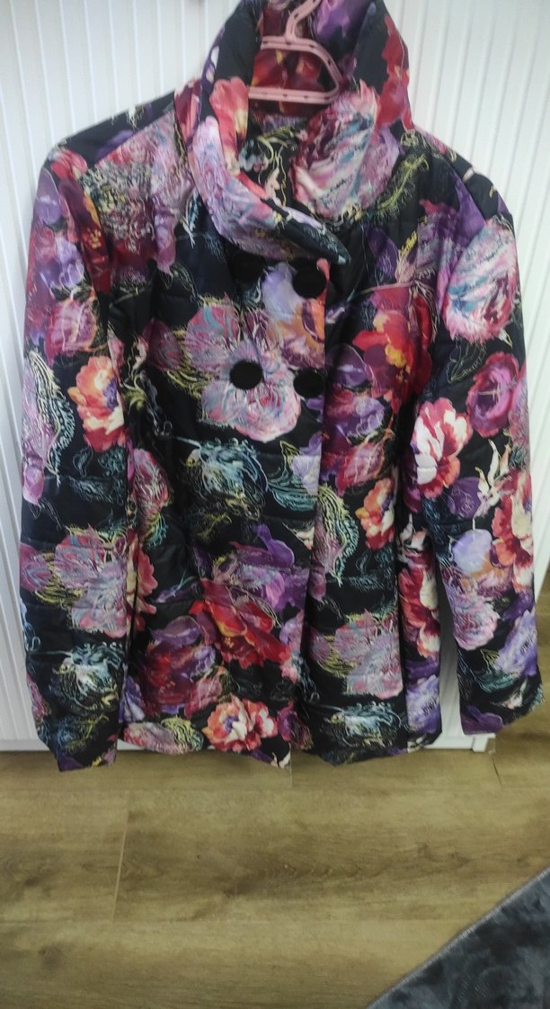 Çiçek Desenli Kısa Kadın Kaban - Görsel 2