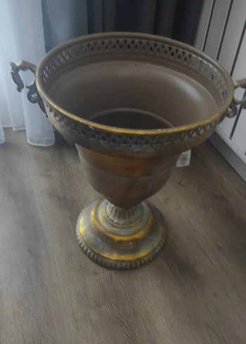 Parlak Altın Renkli Dekoratif Vazo