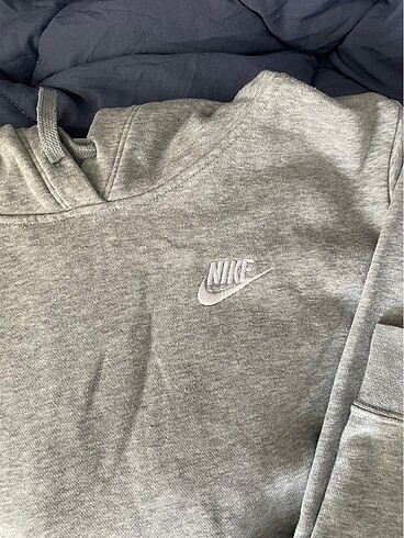 nike sweatshirt
