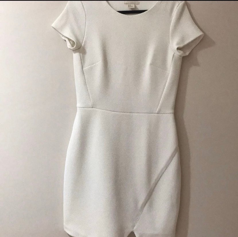 Beyaz Kısa Kollu Fitted Elbise - Görsel 2