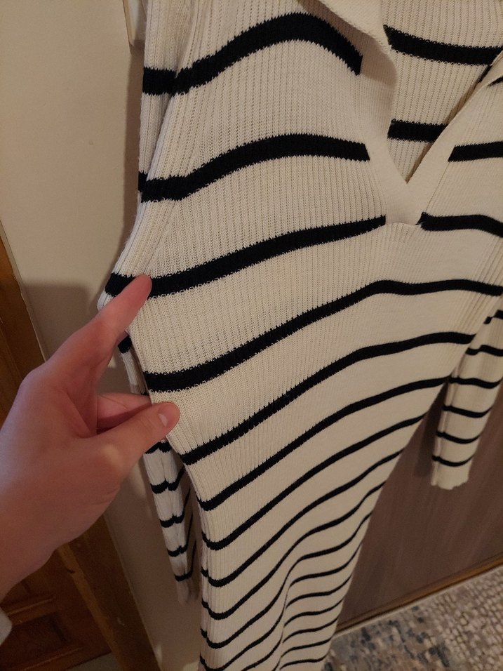 V Yaka Çizgili Triko Elbise - Görsel 4