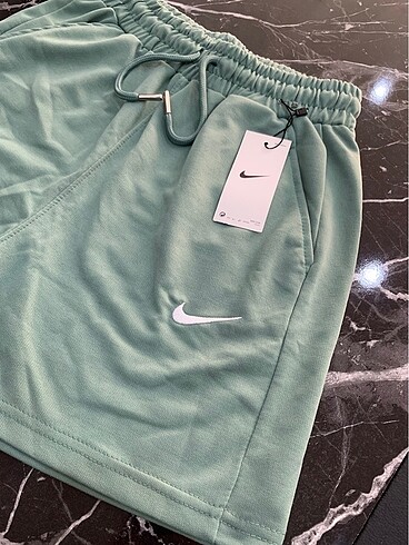 Nike Nike Kadın Mini Şort
