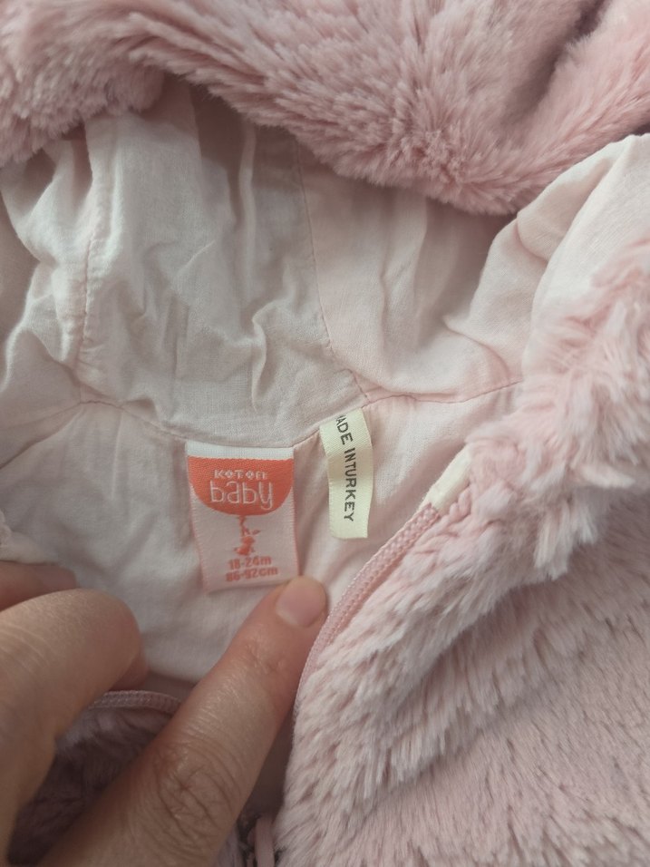 Kız Çocuk Kapüşonlu Pembe Peluş Yelek - Görsel 3