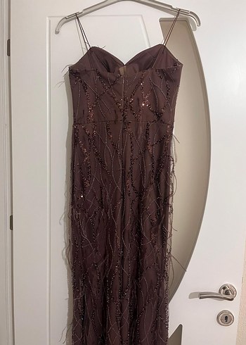 Kahverengi İşlemeli Uzun Abiye - Görsel 3