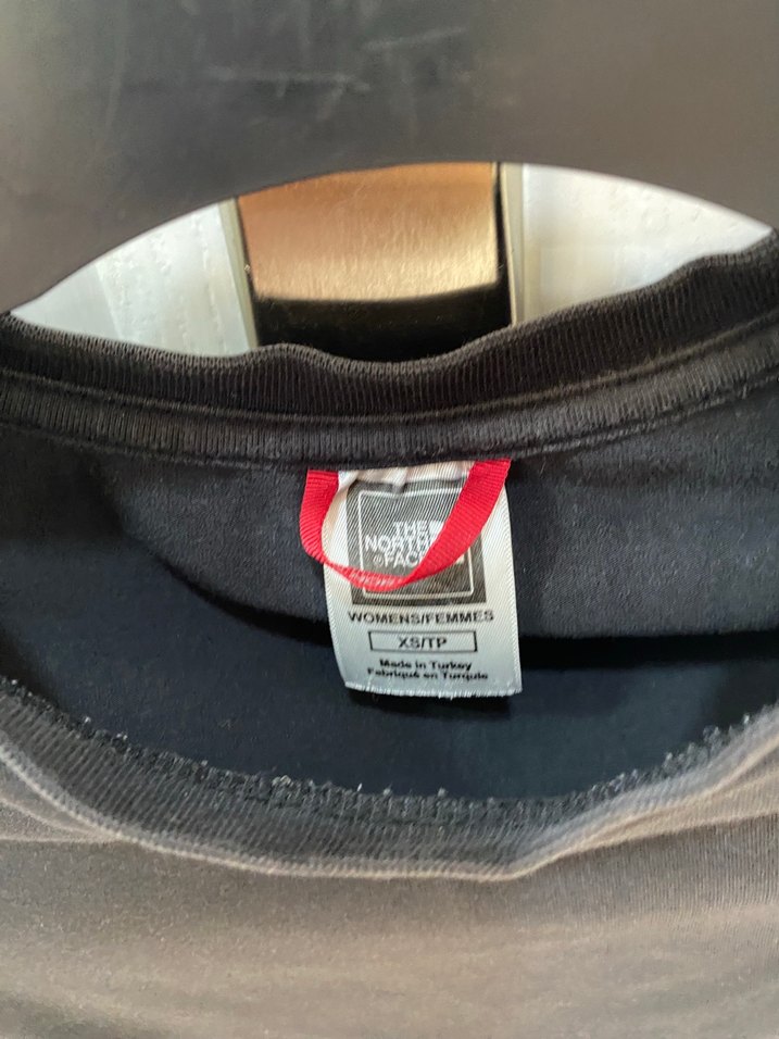 The North Face Siyah Crop Tişört - Görsel 3