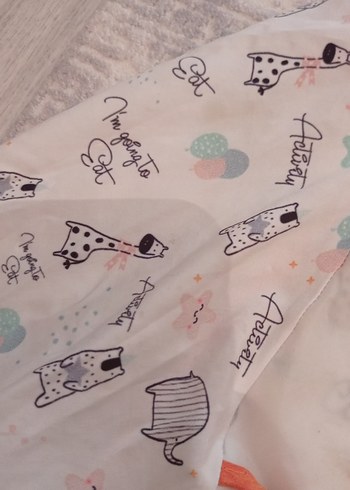 Beyaz Baskılı Bebek Önlüğü - Görsel 2