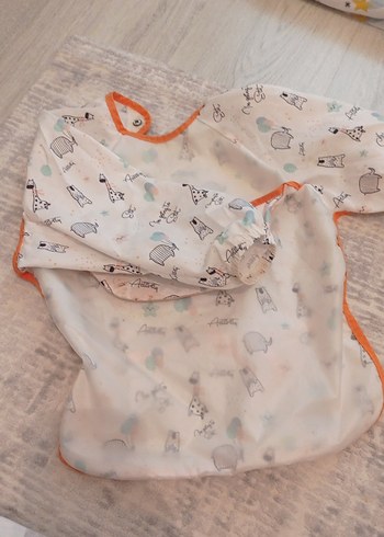 Beyaz Baskılı Bebek Önlüğü - Görsel 3