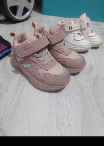 Kız Çocuk Pembe Cırtcırtlı Spor Ayakkabı