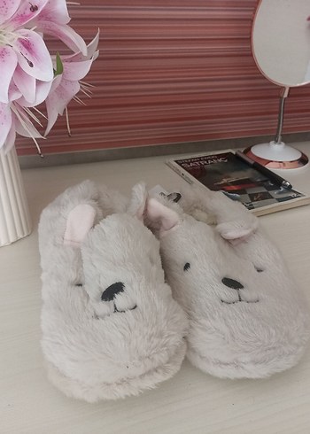 Beyaz Peluş Kız Çocuk Ev Terliği - Görsel 3