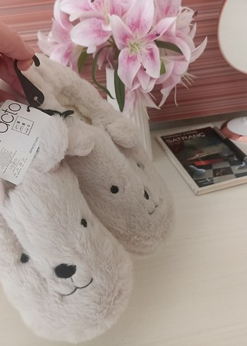 Beyaz Peluş Kız Çocuk Ev Terliği - Görsel 8