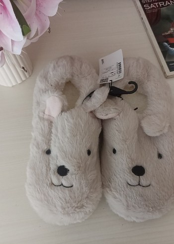 Beyaz Peluş Kız Çocuk Ev Terliği - Görsel 7