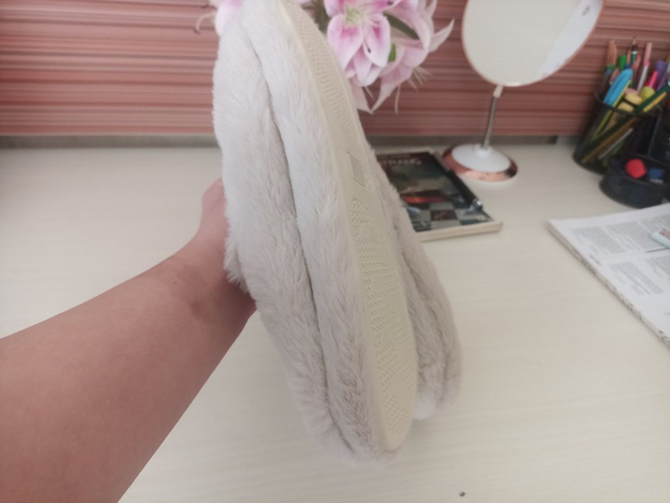 Beyaz Peluş Kız Çocuk Ev Terliği - Görsel 5