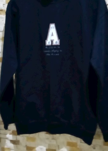 11-12 Yaş Beden Siyah Baskılı Uzun Kollu Sweatshirt hiç bir sorunu yok