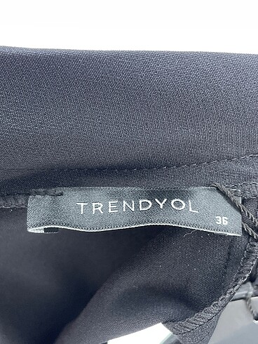 36 Beden siyah Renk Trendyol & Milla Uzun Elbise %70 İndirimli.