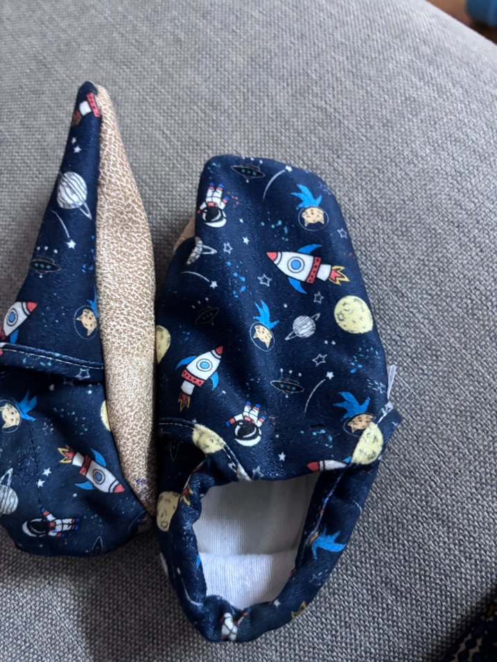 Uzay desenli bebek ev ayakkabısı - Görsel 2