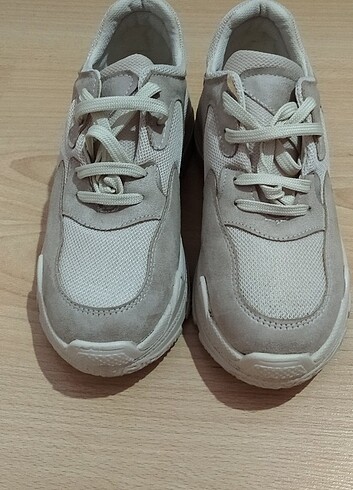 Bej renk spor ayakkabı 