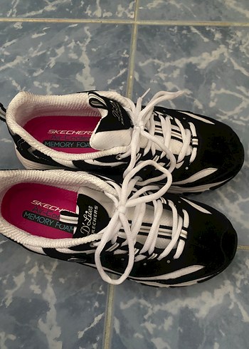 Skechers Skechers Siyah Beyaz Bağcıklı Spor Ayakkabı