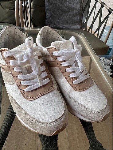 37,5 Beden Orijinal calvin klein spor ayakkabı
