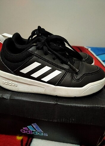 28 Beden siyah Renk Adidas çocuk ayakkabısı 