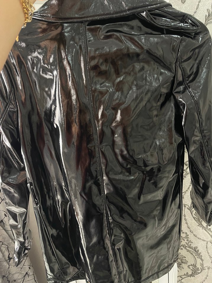 Parlak Siyah Deri  Yağmurluk - Görsel 3