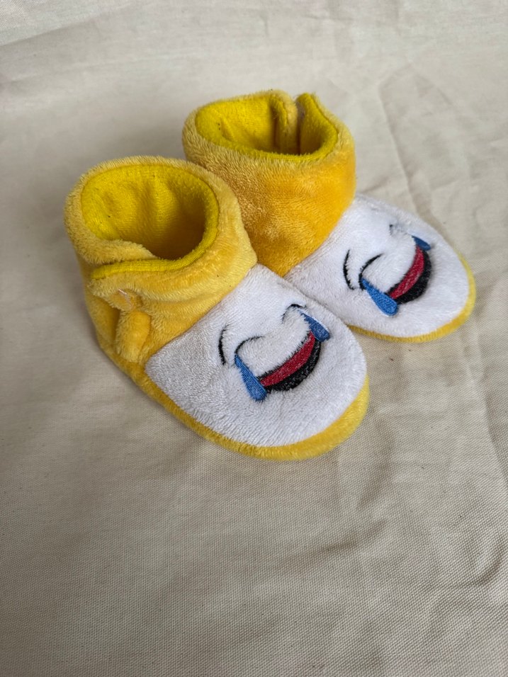 Nakışlı Sarı Kız Çocuk Sıcak Terlik - Görsel 2
