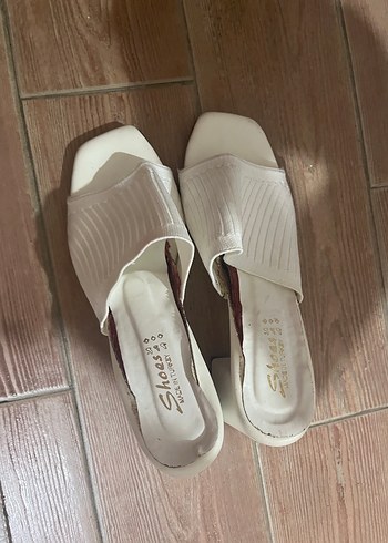 Beyaz Pileli Kadın Terlik, Kalın Topuk - Görsel 7