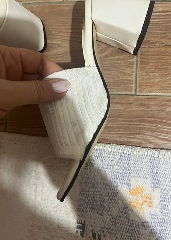 Beyaz Pileli Kadın Terlik, Kalın Topuk - Görsel 8