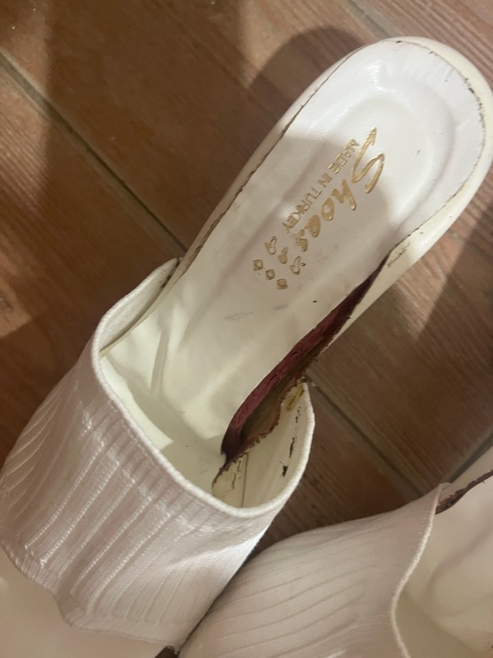 Beyaz Pileli Kadın Terlik, Kalın Topuk - Görsel 3