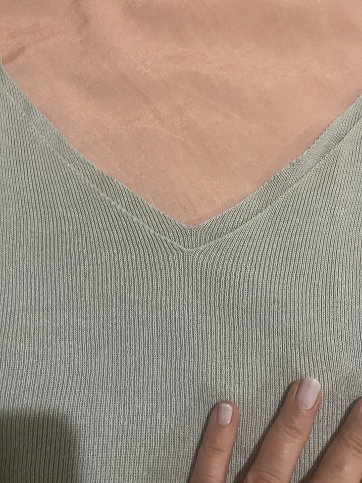 V Yaka Gri Kadın Atlet - Görsel 3