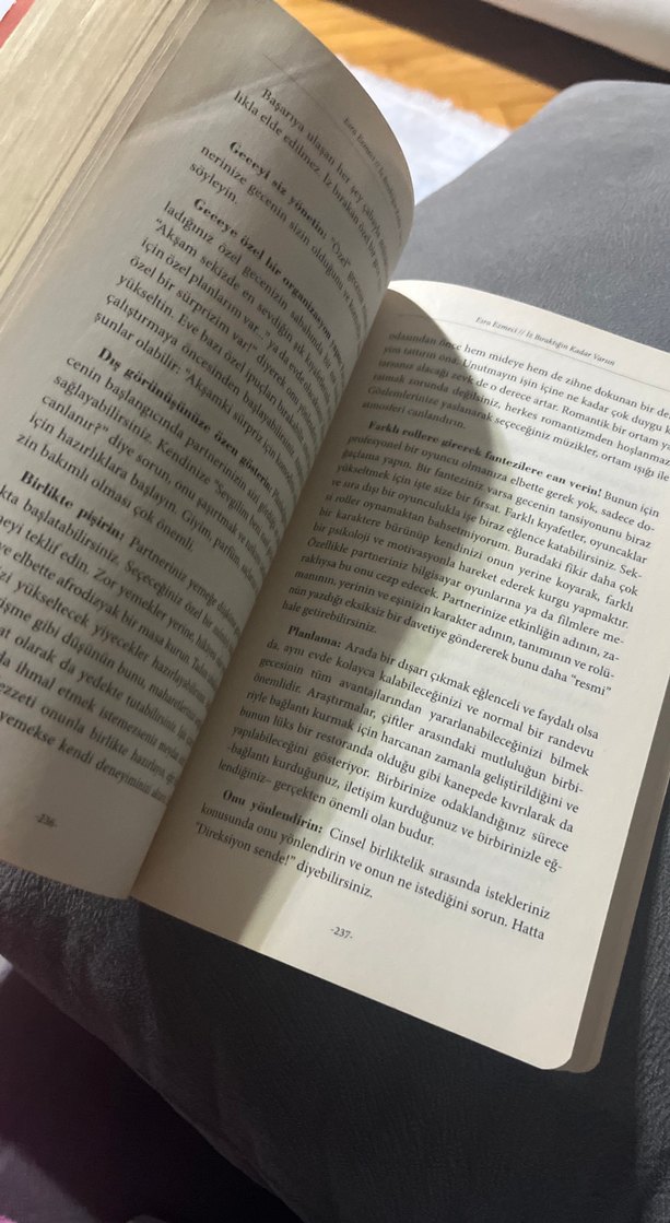 İz Bıraktığın Kadar Varsın - Esra Ezmeci - Görsel 4