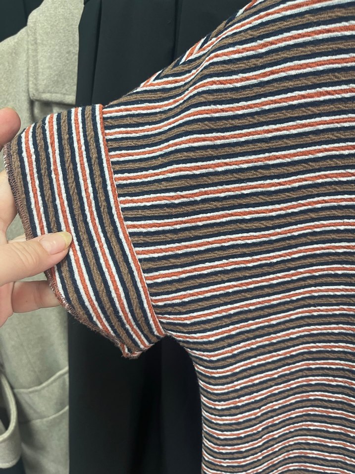 V Yaka Çizgili Kısa Kollu Kadın elbise - Görsel 3