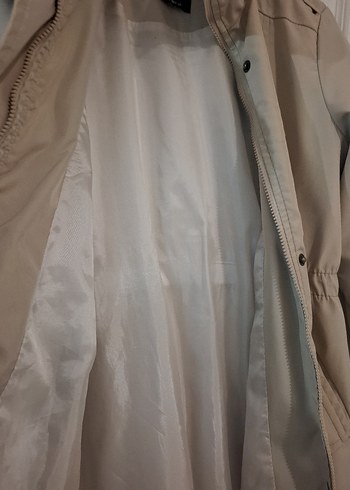 Bej Uzun Kemerli Kadın Yağmurluk - Görsel 4