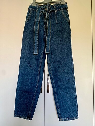 Beli kuşaklı jean kot pantolon