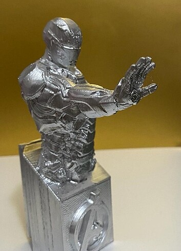 Beden PLASTİK DEKORATİF IRONMAN FİGÜR