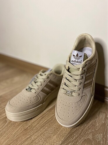 Adidas spor ayakkabı