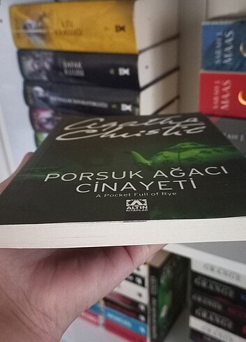  Agatha Christie
