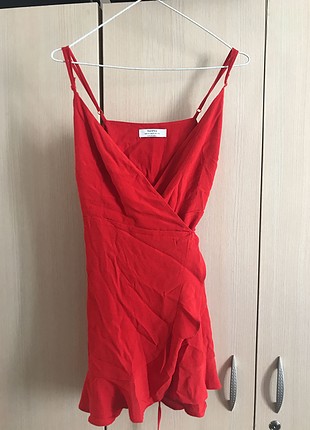 xs Beden Bershka kirmizi kisa elbise