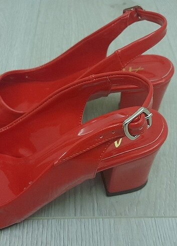 36 Beden kırmızı Renk Kırmızı rugan ayakkabı