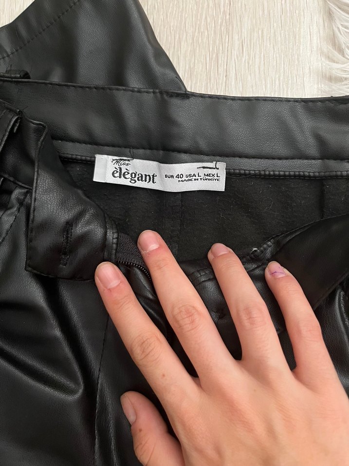 Drapeli Siyah Deri pantolon - Görsel 2