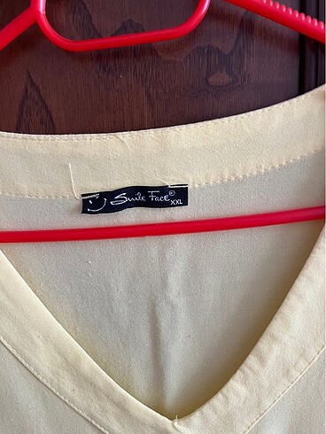 Limon sarısı v yaka kolsuz bluz - Görsel 5