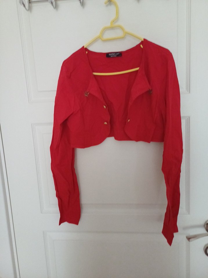 Kız Çocuk Kırmızı Düğmeli Bolero - Görsel 3